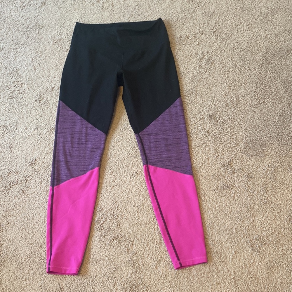 L Old Navy Active Leggings
